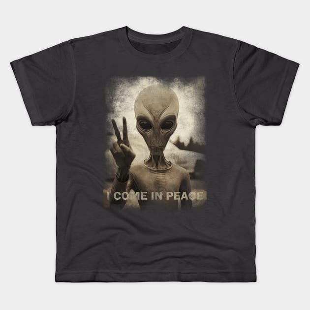 Alien I come in peace Kids T-Shirt by Myanko